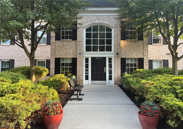 Photo 1 of Sale Pending at 1851 King James Pkwy #211, Westlake, OH 44145 | MLS# 5238557 | Listing updated on 2026-08-27