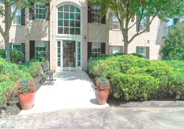 Photo 2 of Sale Pending at 1851 King James Pkwy #211, Westlake, OH 44145 | MLS# 5238557 | Listing updated on 2026-08-27