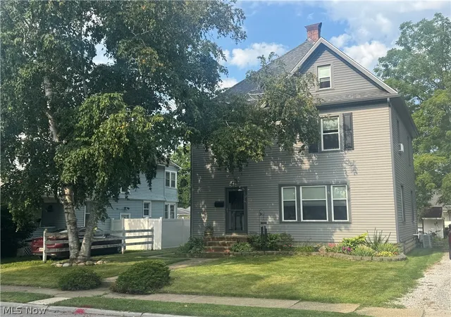 Single family home for sale at 219 N Elm St, Orrville, OH 44667 | MLS# 5238842
