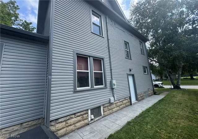 Photo 3 of Single family home for sale at 219 N Elm St, Orrville, OH 44667 | MLS# 5238842 | Listing updated on 2026-09-18