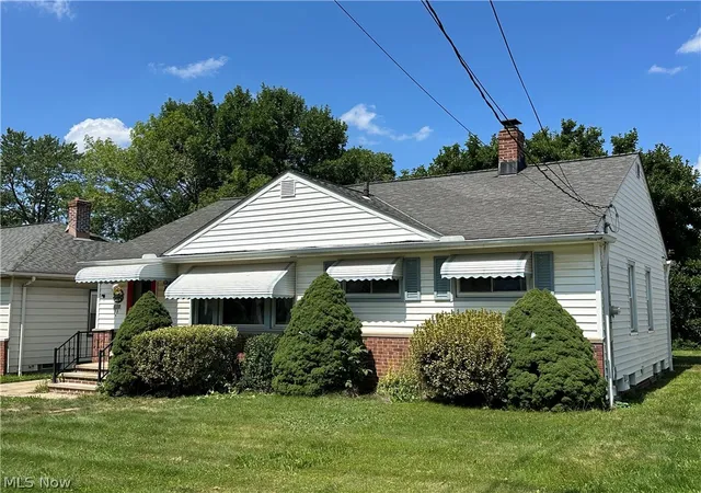 Photo 3 of Single family home for sale at 9513 Alexander Rd, Garfield Heights, OH 44125 | MLS# 5238738 | Listing updated on 2026-08-24