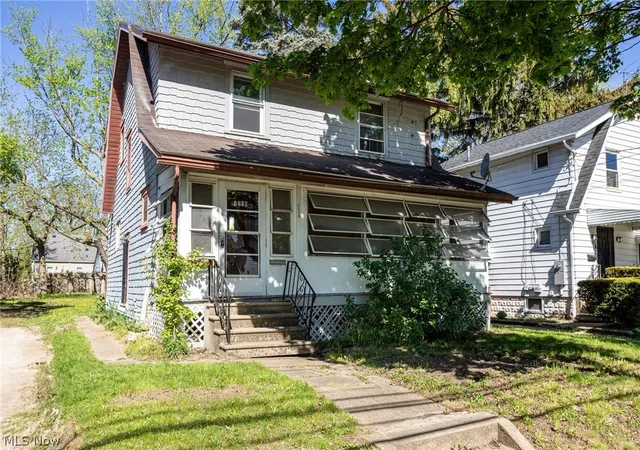 Photo 2 of Single family home for sale at 1210 Brown St, Akron, OH 44301 | MLS# 5238934 | Listing updated on 2026-08-29