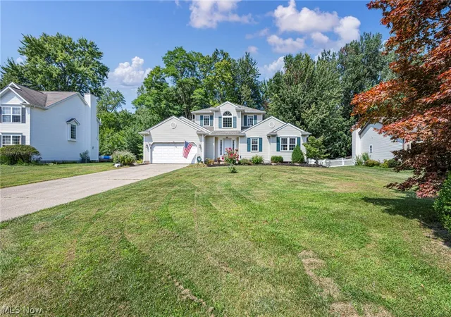 Photo 3 of Single family home for sale at 1195 Dartmouth Dr, Painesville Twp, OH 44077 | MLS# 5238931 | Listing updated on 2026-09-17