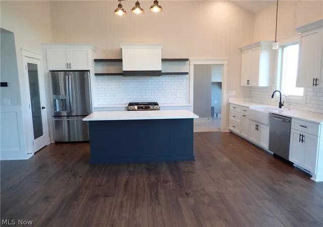 Photo 3 of Single family home for sale at 3071 Meadow Creek Dr, Aurora, OH 44202 | MLS# 5238365 | Listing updated on 2026-08-25