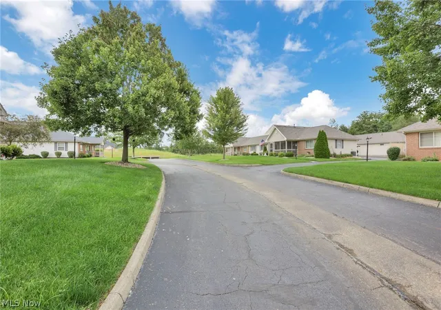 Photo 25 of Condo for sale at 4305 E Strattford Cir E, Zanesville, OH 43701 | MLS# 5238961 | Listing updated on 2026-08-23