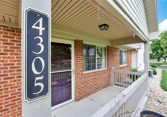 Photo 3 of Condo for sale at 4305 E Strattford Cir E, Zanesville, OH 43701 | MLS# 5238961 | Listing updated on 2026-08-23