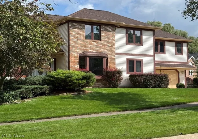 Photo 2 of Sale Pending at 5630 Huntington Reserve Dr, Parma, OH 44134 | MLS# 5236822 | Listing updated on 2026-09-01