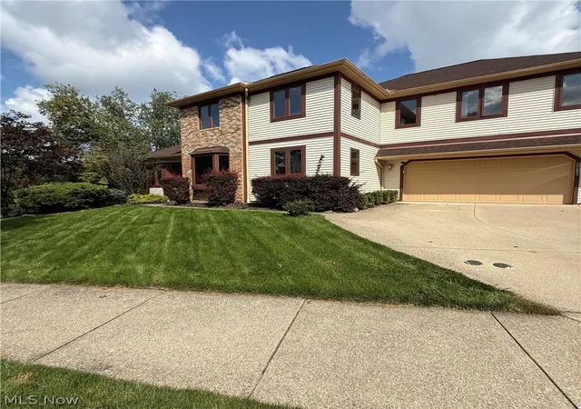Photo 3 of Sale Pending at 5630 Huntington Reserve Dr, Parma, OH 44134 | MLS# 5236822 | Listing updated on 2026-09-01