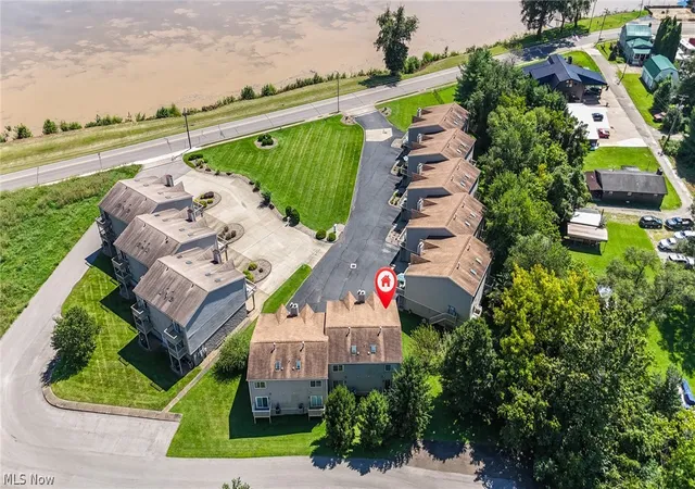2nd image of 621 Virginia St, Marietta, OH 45750