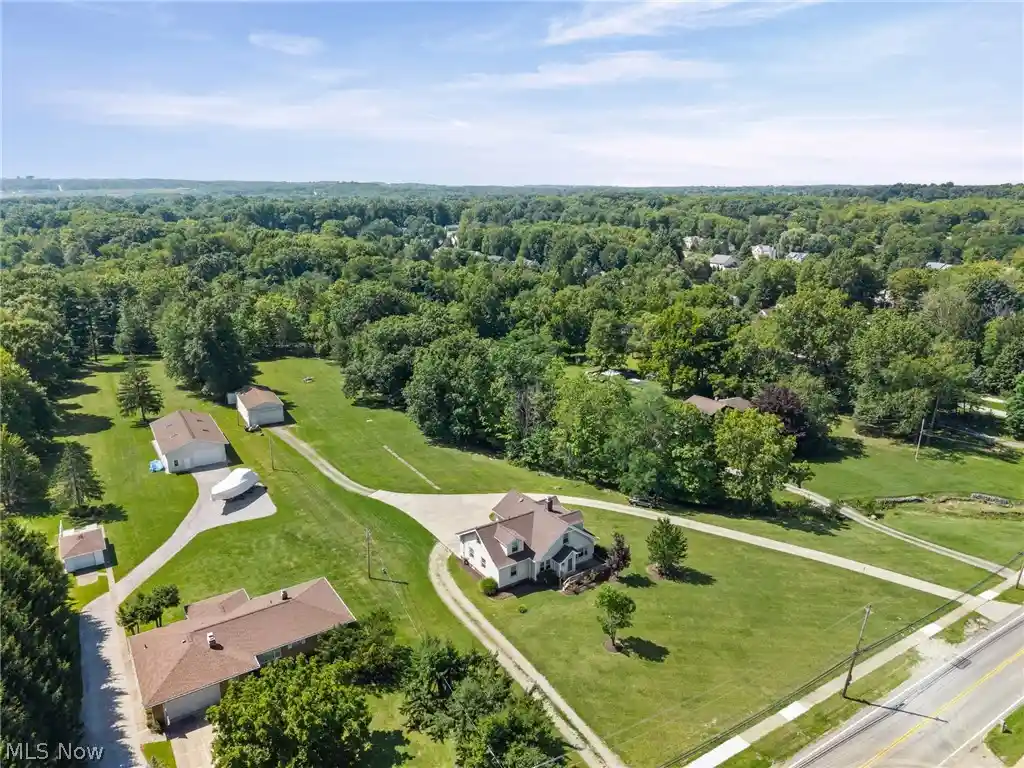 Photo 1 of Single family home for sale at 3230 E Wallings Rd, Broadview Heights, OH 44147 | MLS# 5238654 | Listing updated on 2026-10-23