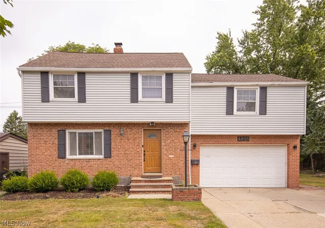 Photo 2 of Single family home for sale at 4855 Edsal Dr, Lyndhurst, OH 44124 | MLS# 5238642 | Listing updated on 2026-09-15