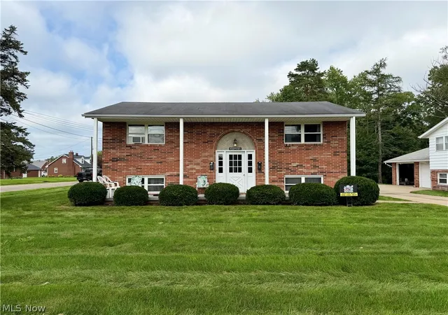 Multi family home for sale at 813 S Nickelplate St, Louisville, OH 44641 | MLS# 5237946