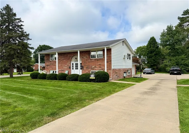 Photo 2 of Multi family home for sale at 813 S Nickelplate St, Louisville, OH 44641 | MLS# 5237946 | Listing updated on 2026-09-23