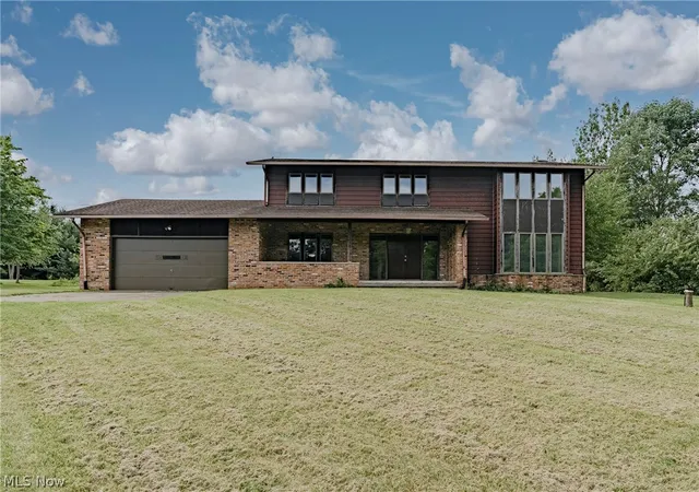 Photo 1 of Single family home for sale at 3202 Rustic Valley Dr, Medina, OH 44256 | MLS# 5238246 | Listing updated on 2026-08-24