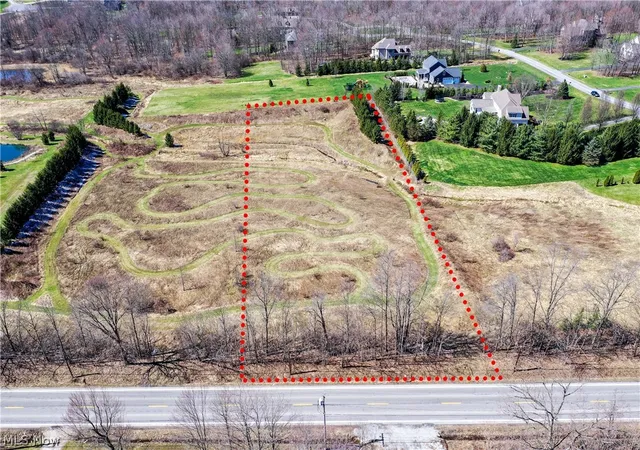 Photo 2 of Sale Pending at 16976 Ravenna Rd, Auburn, OH 44023 | MLS# 5235248 | Listing updated on 2026-08-24