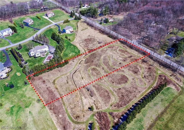 Photo 4 of Sale Pending at 16976 Ravenna Rd, Auburn, OH 44023 | MLS# 5235248 | Listing updated on 2026-08-24