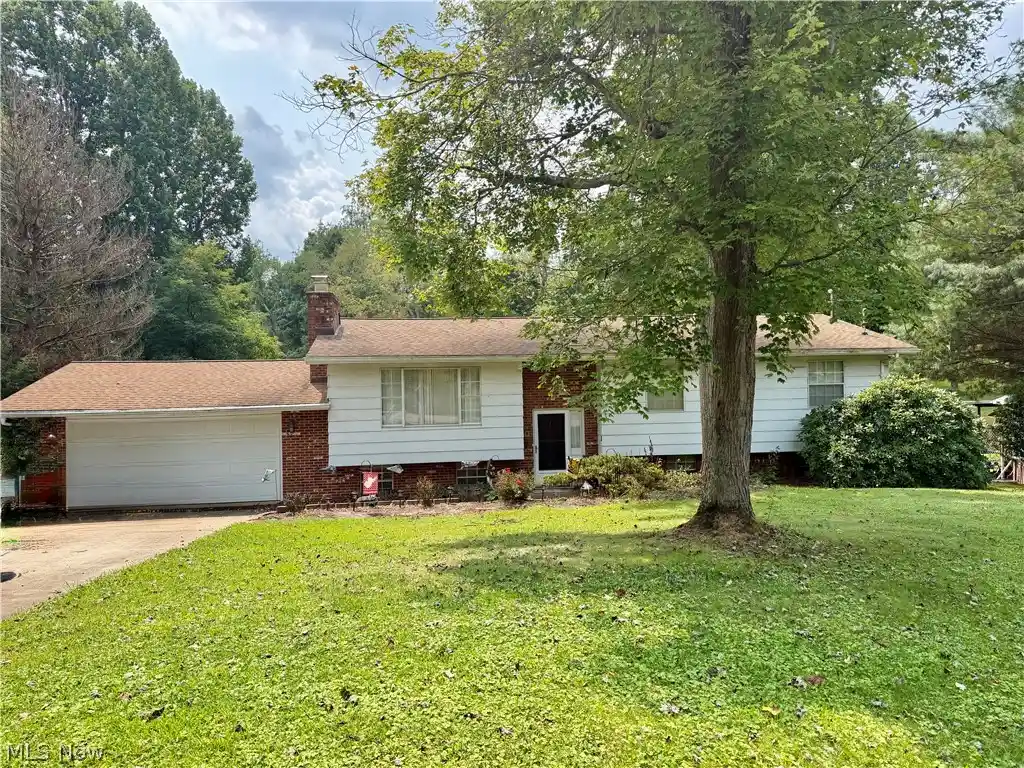 Photo 1 of Sale Pending at 612 Valley Mills Rd, Parkersburg, WV 26104 | MLS# 5239201 | Listing updated on 2026-10-18