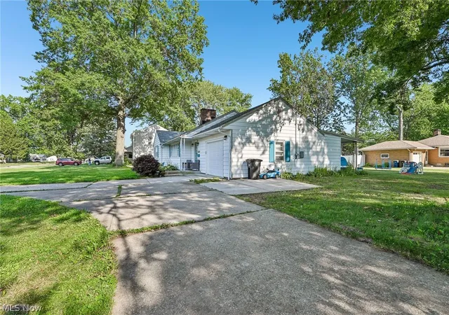 Photo 3 of Sale Pending at 2524 W 9Th St, Ashtabula, OH 44004 | MLS# 5237371 | Listing updated on 2026-08-27