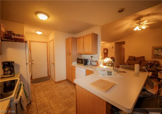 Photo 3 of Sale Pending at 516 Walnut St, Conneaut, OH 44030 | MLS# 5237856 | Listing updated on 2026-08-28