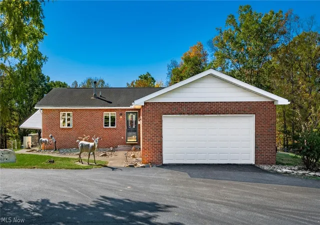 Photo 1 of Single family home for sale at 5700 Old Coopermill Rd, Zanesville, OH 43701 | MLS# 5239131 | Listing updated on 2026-08-25
