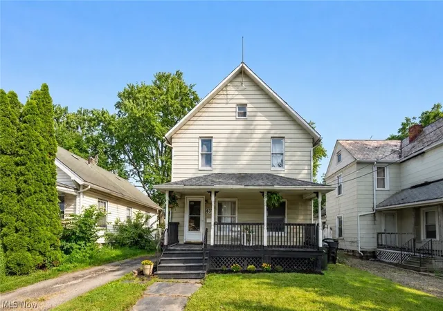 Photo 1 of Single family home for sale at 637 Dewey Ave, Elyria, OH 44035 | MLS# 5237927 | Listing updated on 2026-09-01