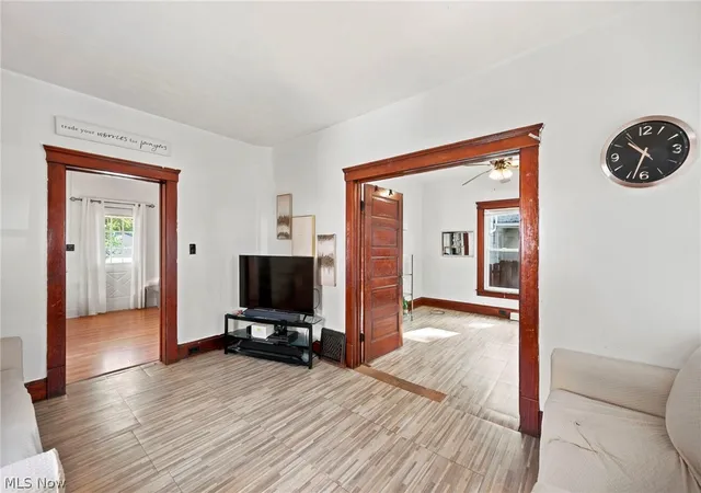 Photo 3 of Single family home for sale at 637 Dewey Ave, Elyria, OH 44035 | MLS# 5237927 | Listing updated on 2026-10-02