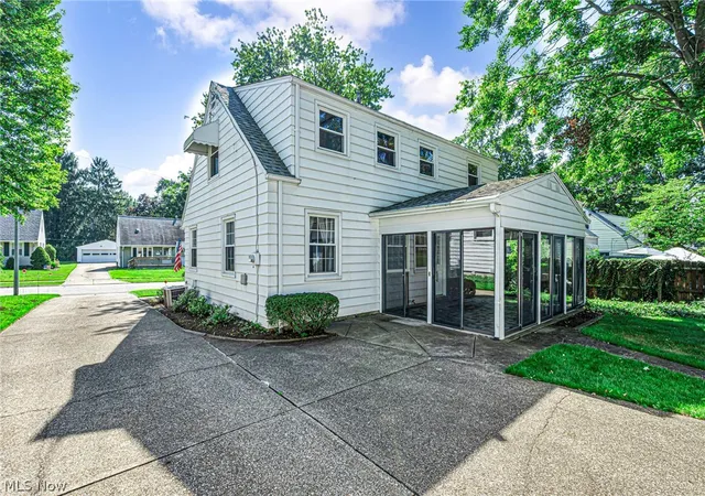 Photo 3 of Sale Pending at 3130 9th St, Cuyahoga Falls, OH 44221 | MLS# 5239138 | Listing updated on 2026-08-26