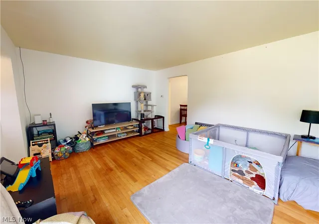 Photo 3 of Single family home for sale at 5972 Crossview Rd, Seven Hills, OH 44131 | MLS# 5239094 | Listing updated on 2026-08-24