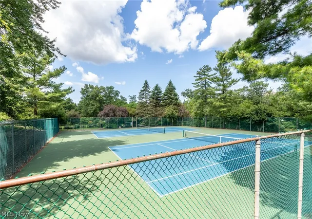 Listing Photo 2 - Condo for sale in building located at 5150 Three Vlg, Lyndhurst, OH 44124 - Unit #1-K