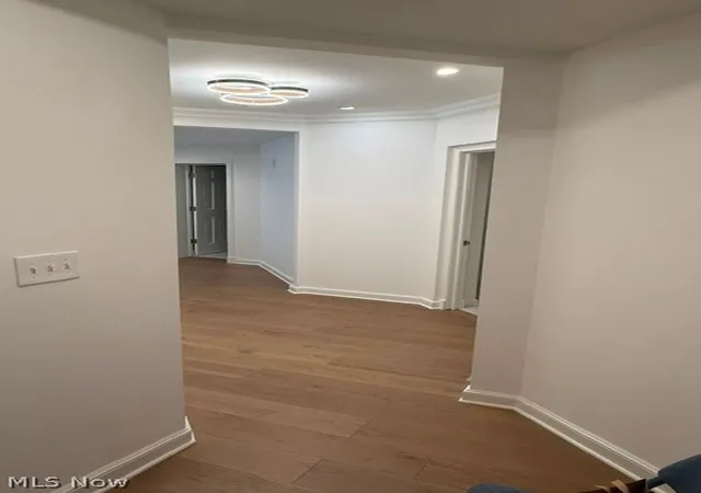 Listing Photo 4 - Condo for sale in building located at 5150 Three Vlg, Lyndhurst, OH 44124 - Unit #1-K