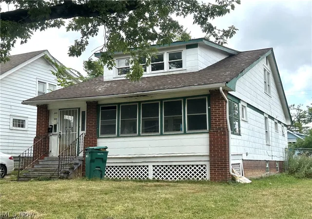 Photo 2 of Single family home for sale at 5578 Dalewood Ave, Cleveland, OH 44137 | MLS# 5239046 | Listing updated on 2026-08-31