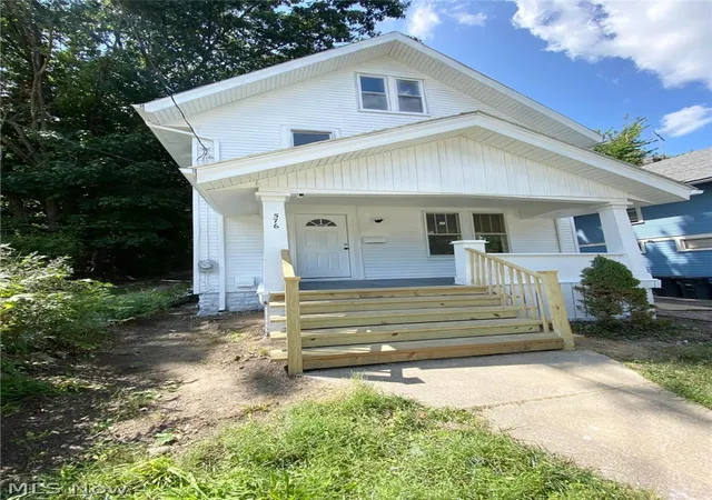 Photo 2 of Single family home for sale at 576 Kling St, Akron, OH 44311 | MLS# 5239305 | Listing updated on 2026-08-25
