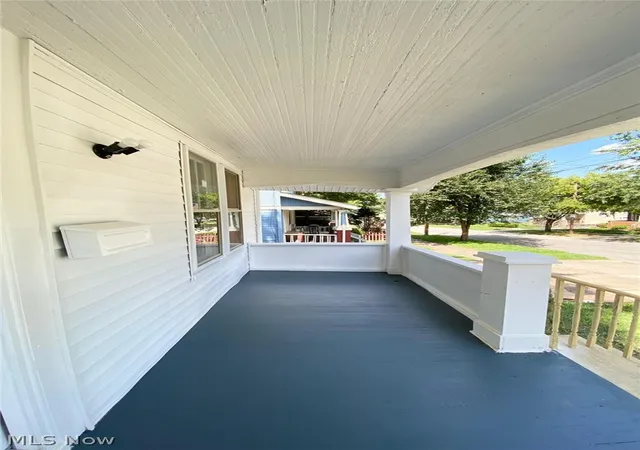 Photo 3 of Single family home for sale at 576 Kling St, Akron, OH 44311 | MLS# 5239305 | Listing updated on 2026-08-25