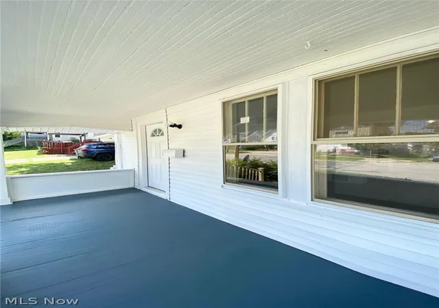 Photo 3 of Single family home for sale at 576 Kling St, Akron, OH 44311 | MLS# 5239305 | Listing updated on 2026-08-25