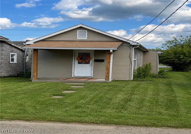 Photo 1 of Sale Pending at 2224 Hoge Ave, Zanesville, OH 43701 | MLS# 5239368 | Listing updated on 2026-08-25