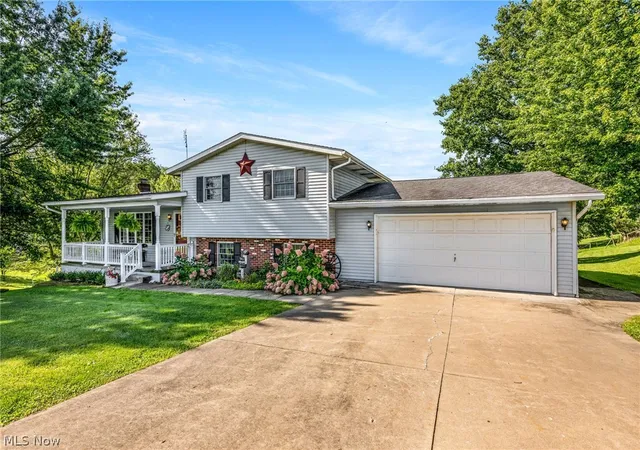 Photo 3 of Single family home for sale at 66626 Glencoe Rd, St Clairsville, OH 43950 | MLS# 5239035 | Listing updated on 2026-08-29
