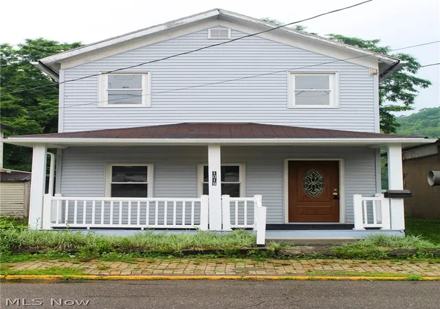 Single family home for sale at 1019 Commerce St, Wellsville, OH 43968 | MLS# 5239309