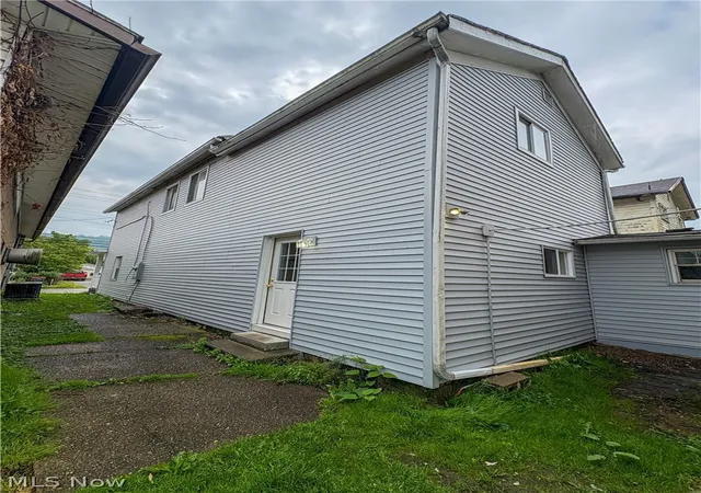 Photo 3 of Single family home for sale at 1019 Commerce St, Wellsville, OH 43968 | MLS# 5239309 | Listing updated on 2026-09-22
