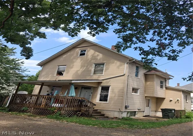 Photo 3 of Single family home for sale at 925 Wilson Pl Nw, Canton, OH 44703 | MLS# 5239057 | Listing updated on 2026-08-25