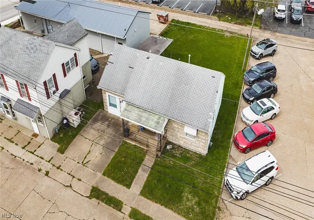 Photo 2 of Single family home for sale at 505 27th St, Vienna, WV 26105 | MLS# 5238134 | Listing updated on 2026-08-26
