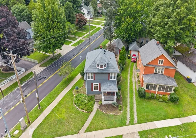 Photo 4 of Sale Pending at 384 Bank St, Painesville, OH 44077 | MLS# 5239457 | Listing updated on 2026-09-29