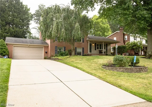 Photo 2 of Single family home for sale at 1416 Dunkeith Dr Nw, Canton, OH 44708 | MLS# 5239257 | Listing updated on 2026-08-25