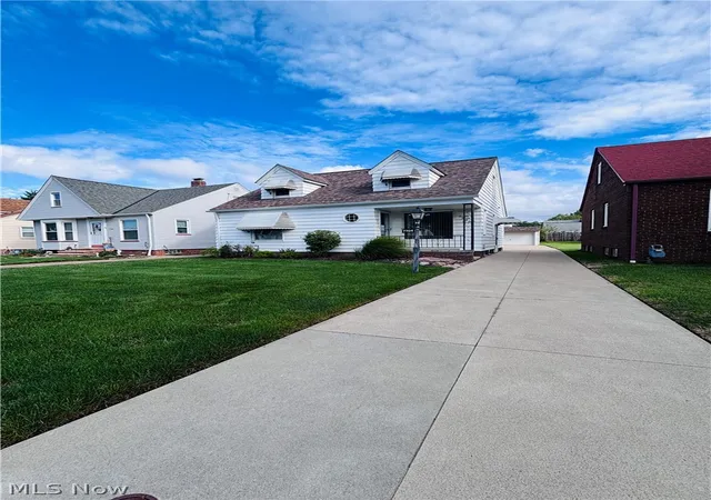 Photo 2 of Sale Pending at 7704 Dartworth Dr, Parma, OH 44129 | MLS# 5239403 | Listing updated on 2026-08-28