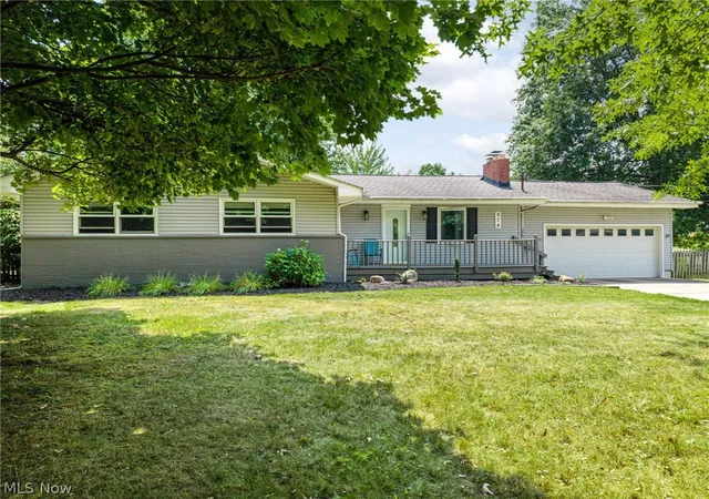 Photo 3 of Single family home for sale at 974 Skyland Dr, Macedonia, OH 44056 | MLS# 5239341 | Listing updated on 2026-08-28