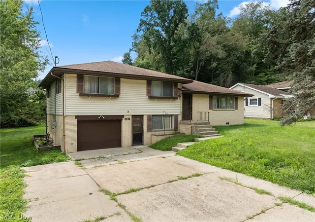 Photo 1 of Single family home for sale at 301 Alpine Dr, Toronto, OH 43964 | MLS# 5239171 | Listing updated on 2026-09-21