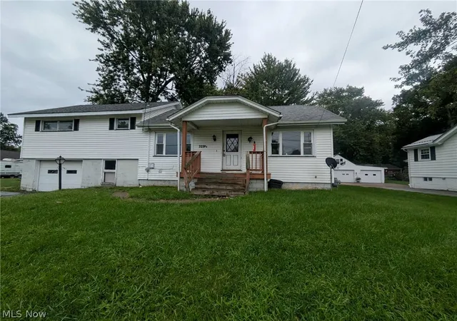 Photo 2 of Single family home for sale at 3252 Orchard Rd, Ashtabula, OH 44004 | MLS# 5238815 | Listing updated on 2026-08-31