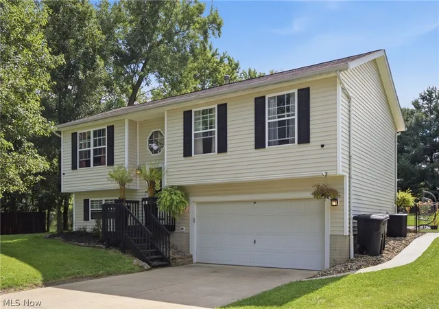 Photo 2 of Sale Pending at 1065 Wadsworth Rd, Medina, OH 44256 | MLS# 5238517 | Listing updated on 2026-09-01