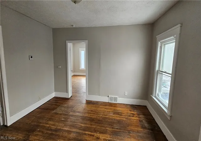 Photo 4 of House for sale at 3904 W 37Th St, Cleveland, OH 44109 | MLS# 5239369 | Listing updated on 2026-09-29
