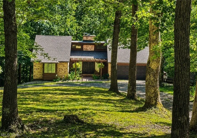 1st image of 580 Ridgewood Blvd, Belpre, OH 45714 | MLS# 5238828