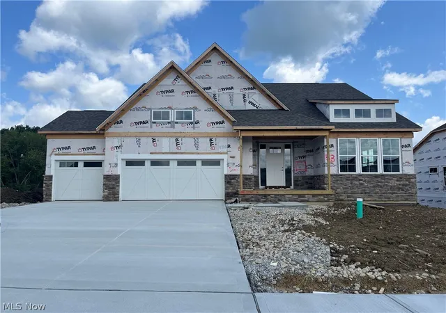 Photo 1 of Sale Pending at 258 Seamore Rd, Aurora, OH 44202 | MLS# 5239623 | Listing updated on 2026-09-29